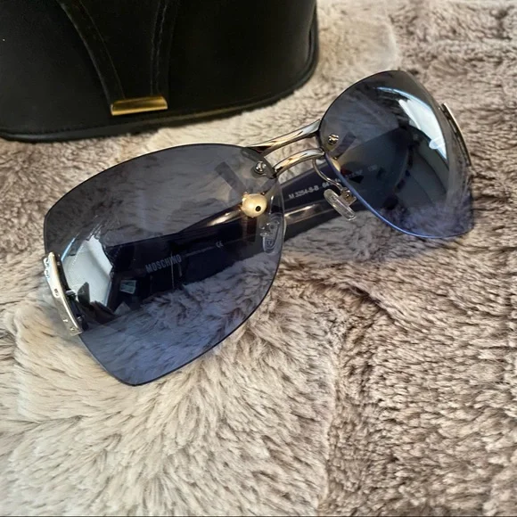 Blue Moschino Sunglasses with bling on sides - Picture 3 of 5